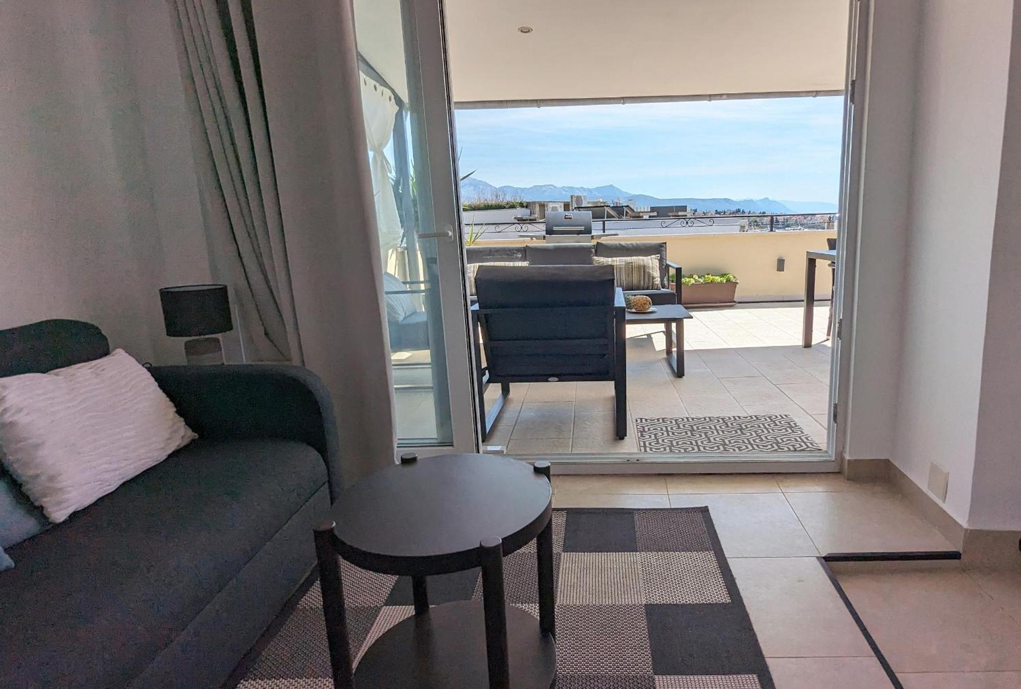 Prime Location Penthouse Apt With A Large Terrace 斯普利特 外观 照片